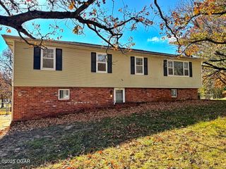 108 York Drive, Carl Junction, MO 64834