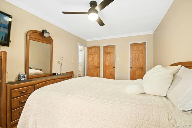 137 E 235th Street, Bronx, NY 10470