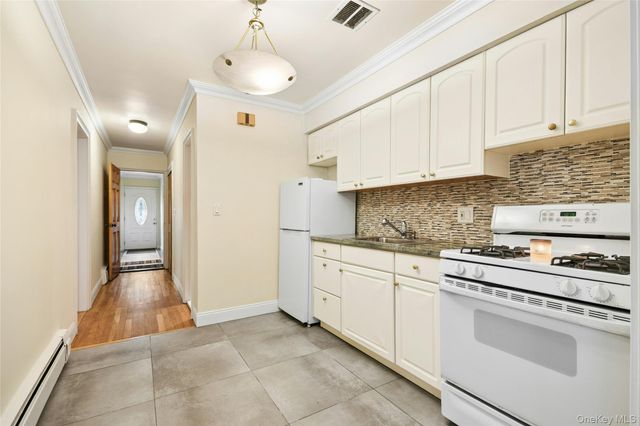 137 E 235th Street, Bronx, NY 10470