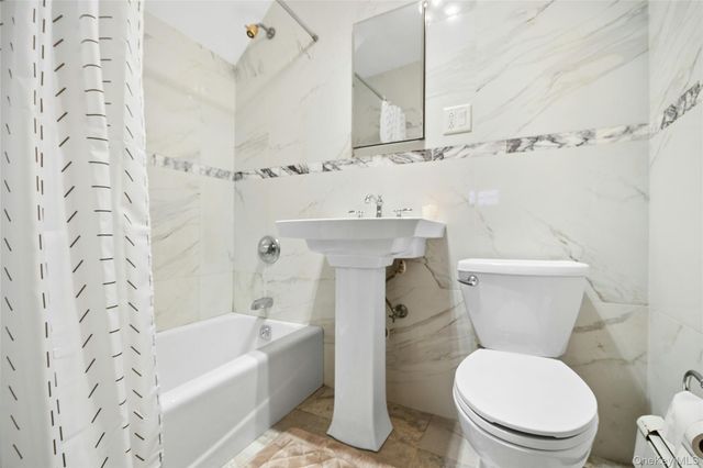 137 E 235th Street, Bronx, NY 10470