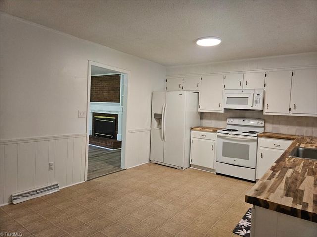 1867 Hickory Tree Road, Winston-salem, NC 27127