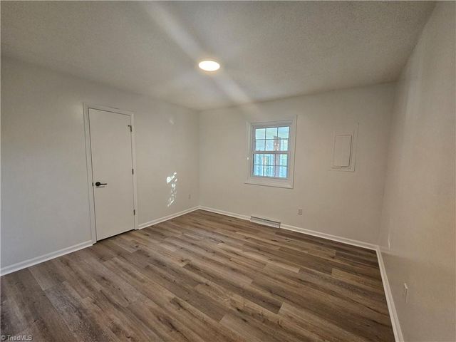 1867 Hickory Tree Road, Winston-salem, NC 27127