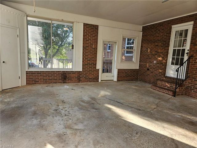 1867 Hickory Tree Road, Winston-salem, NC 27127