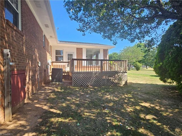 1867 Hickory Tree Road, Winston-salem, NC 27127