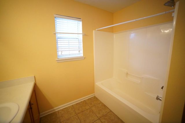 2738 W Tharpe St Apt 2306, Tallahassee, FL 32303