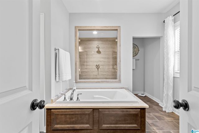 421 GLEN IRIS CIRCLE, Pelham, AL 35124