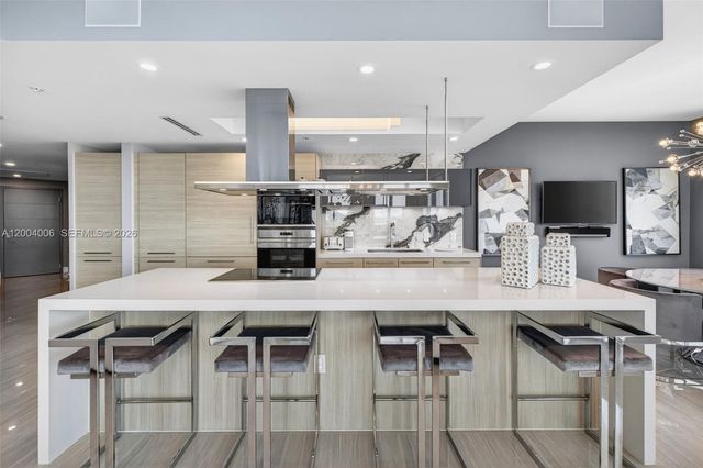 17111 Biscayne Blvd 710, North Miami Beach, FL 33160