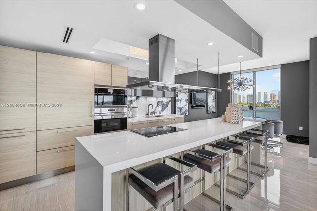 17111 Biscayne Blvd 710, North Miami Beach, FL 33160