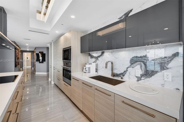 17111 Biscayne Blvd 710, North Miami Beach, FL 33160