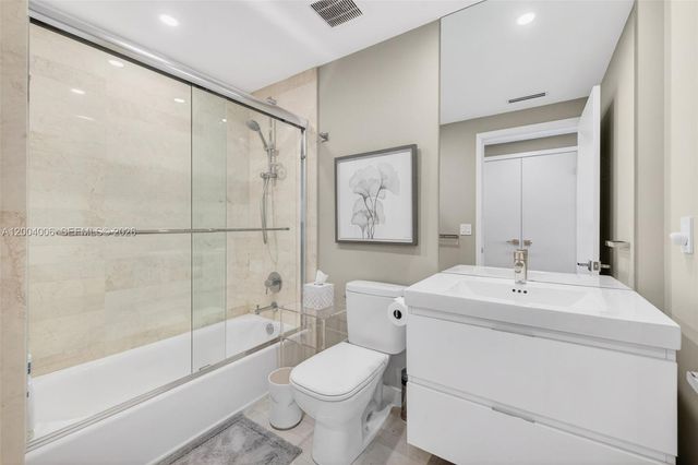 17111 Biscayne Blvd 710, North Miami Beach, FL 33160