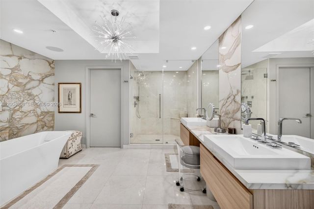 17111 Biscayne Blvd 710, North Miami Beach, FL 33160