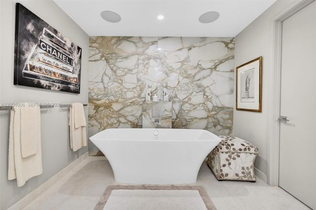 17111 Biscayne Blvd 710, North Miami Beach, FL 33160