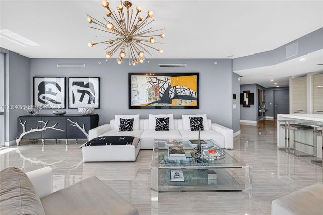 17111 Biscayne Blvd 710, North Miami Beach, FL 33160