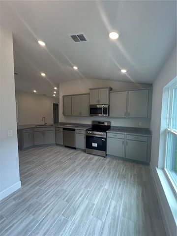 13064 KENT BRADLEY STREET, Dade City, FL 33525