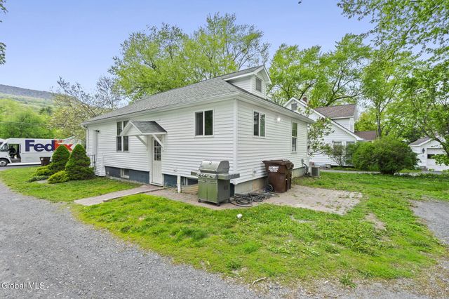 294-296 New Salem South Road, New Scotland, NY 12186