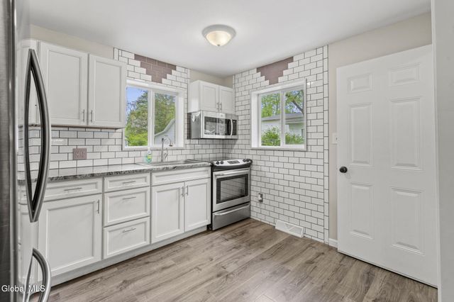 294-296 New Salem South Road, New Scotland, NY 12186
