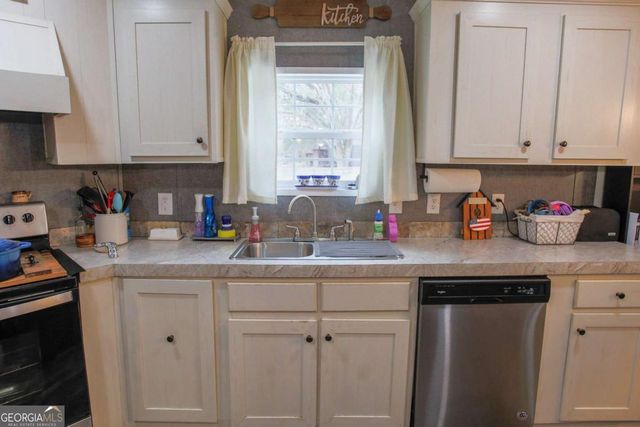 4985 Hwy 169, Glennville, GA 30427