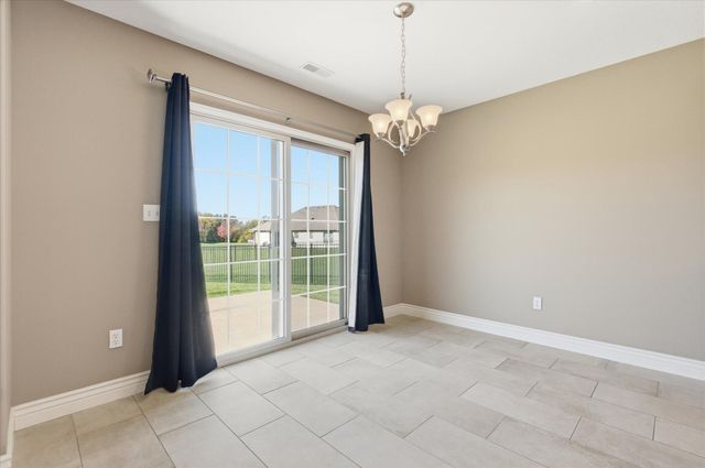 5322 HARBOR TOWN DR, Columbia, MO 65201