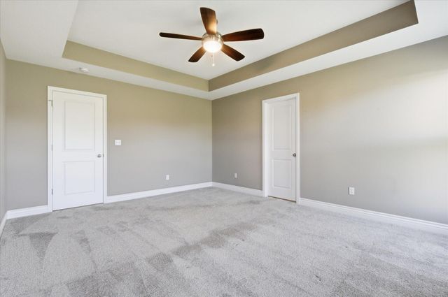 5322 HARBOR TOWN DR, Columbia, MO 65201