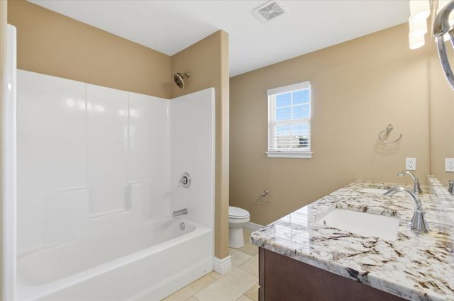 5322 HARBOR TOWN DR, Columbia, MO 65201