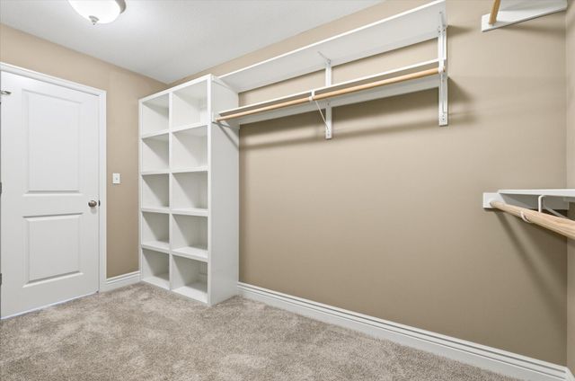 5322 HARBOR TOWN DR, Columbia, MO 65201