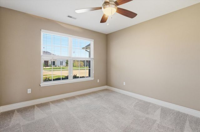 5322 HARBOR TOWN DR, Columbia, MO 65201