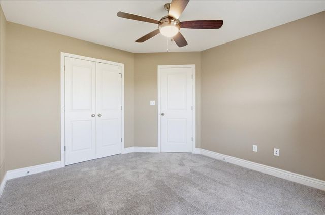 5322 HARBOR TOWN DR, Columbia, MO 65201