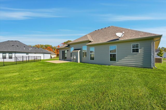 5322 HARBOR TOWN DR, Columbia, MO 65201