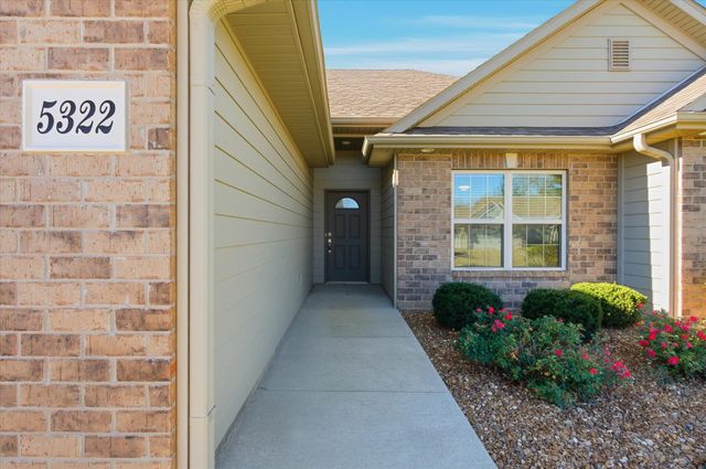 5322 HARBOR TOWN DR, Columbia, MO 65201