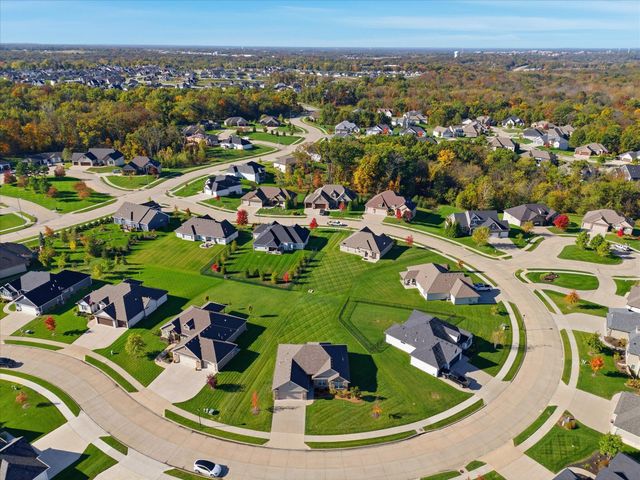 5322 HARBOR TOWN DR, Columbia, MO 65201