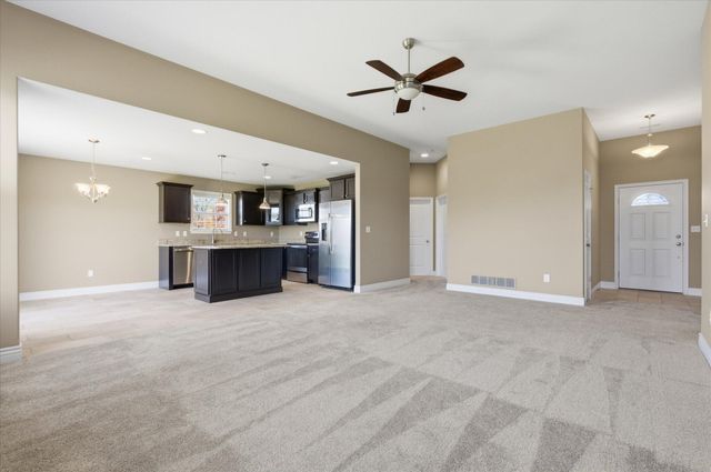 5322 HARBOR TOWN DR, Columbia, MO 65201