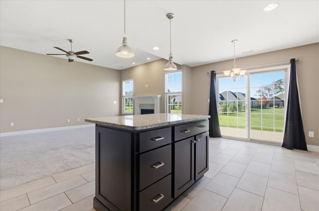 5322 HARBOR TOWN DR, Columbia, MO 65201