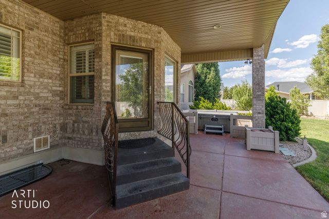 2327 BLUFF RIDGE DR, Syracuse, UT 84075