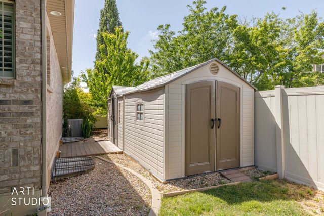 2327 BLUFF RIDGE DR, Syracuse, UT 84075