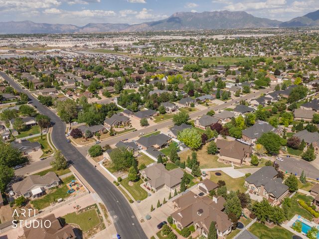 2327 BLUFF RIDGE DR, Syracuse, UT 84075