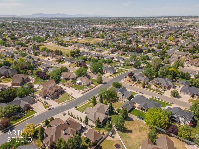 2327 BLUFF RIDGE DR, Syracuse, UT 84075