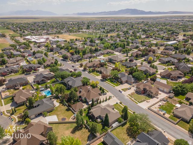 2327 BLUFF RIDGE DR, Syracuse, UT 84075