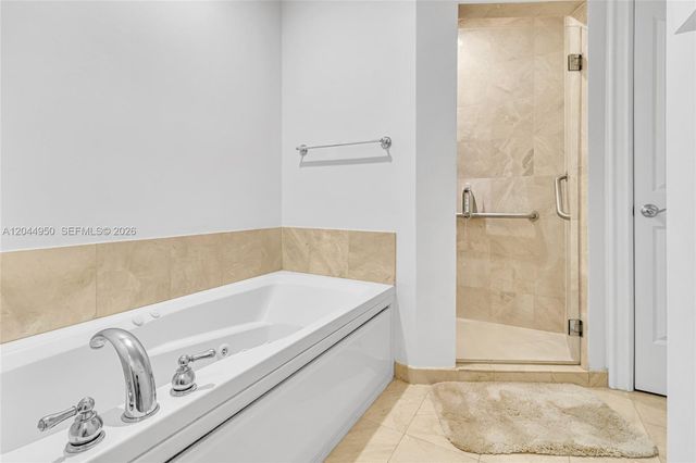 16100 Emerald Estates Dr 298, Weston, FL 33331