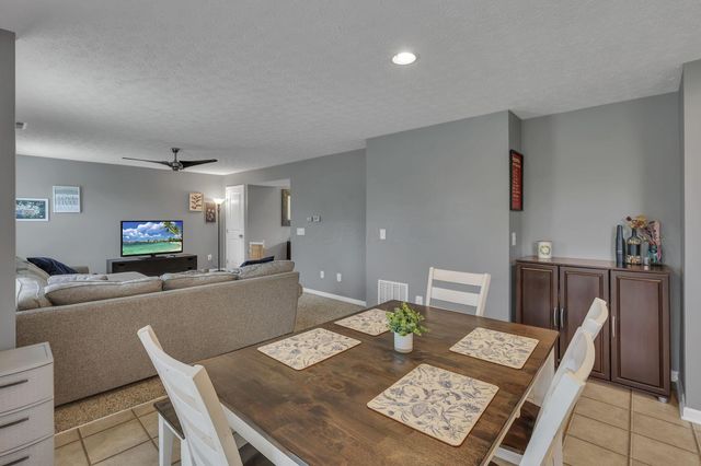 312 Evergreen Circle, Pickerington, OH 43147