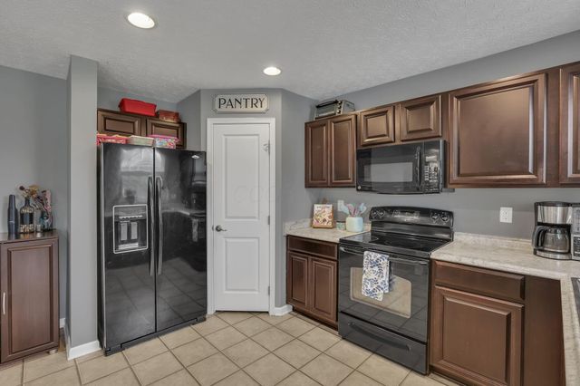 312 Evergreen Circle, Pickerington, OH 43147