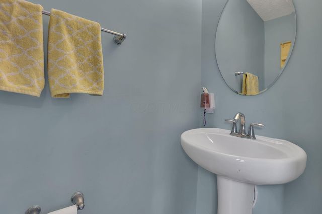 312 Evergreen Circle, Pickerington, OH 43147