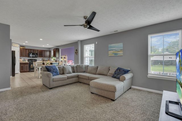 312 Evergreen Circle, Pickerington, OH 43147