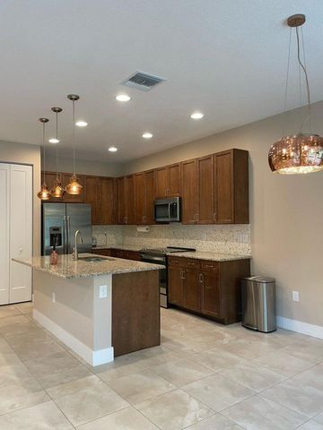 9639 Eagle River Road, Delray Beach, FL 33446