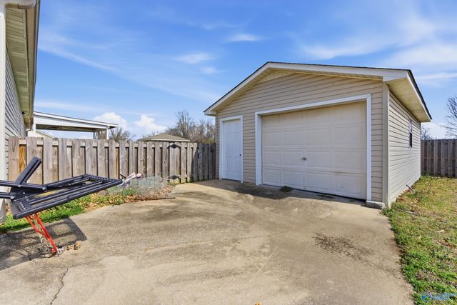 21710 David Drive, Elkmont, AL 35620