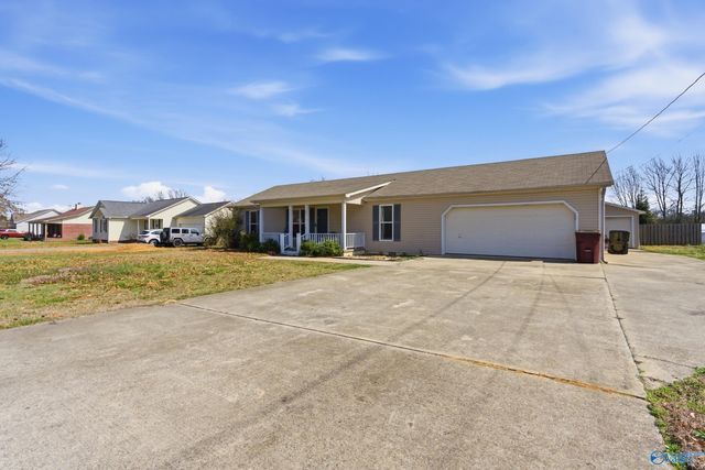 21710 David Drive, Elkmont, AL 35620