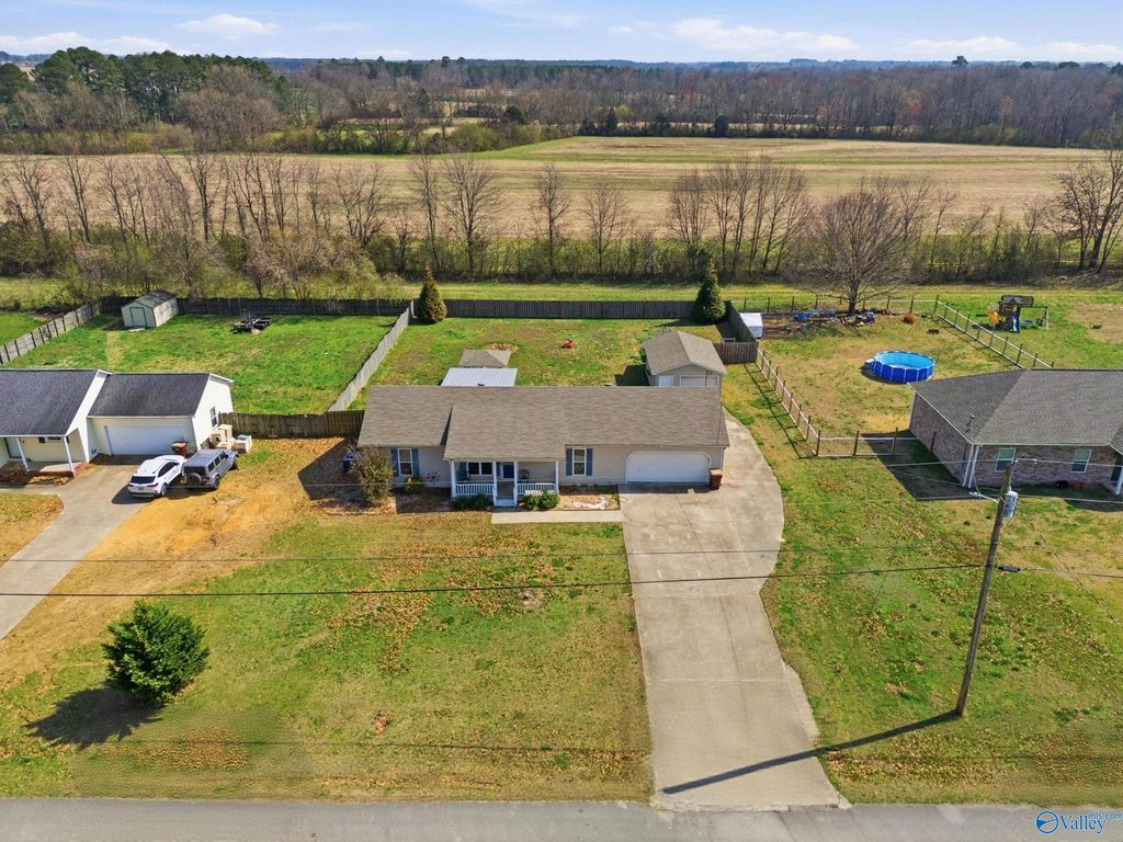 21710 David Drive, Elkmont, AL 35620