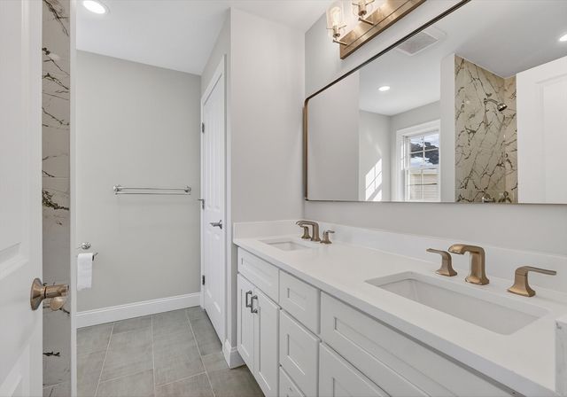 865 Washington Street 6, Canton, MA 02021