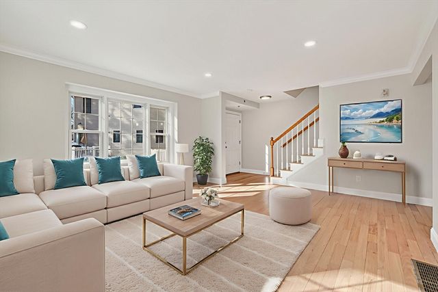 865 Washington Street 6, Canton, MA 02021