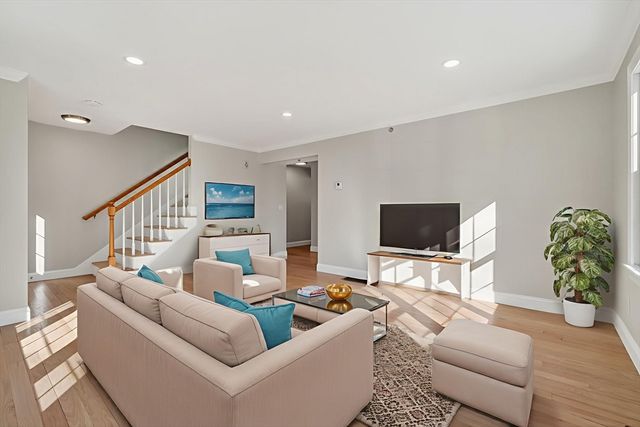 865 Washington Street 6, Canton, MA 02021