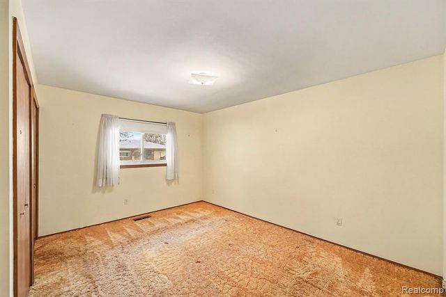 26254 Cecile Street, Dearborn Heights, MI 48127